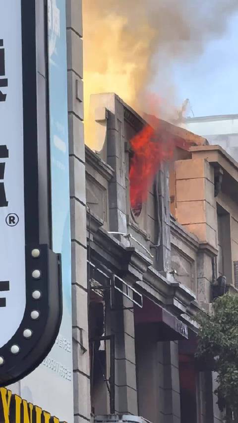 重庆一步行街突发爆炸谣言揭秘